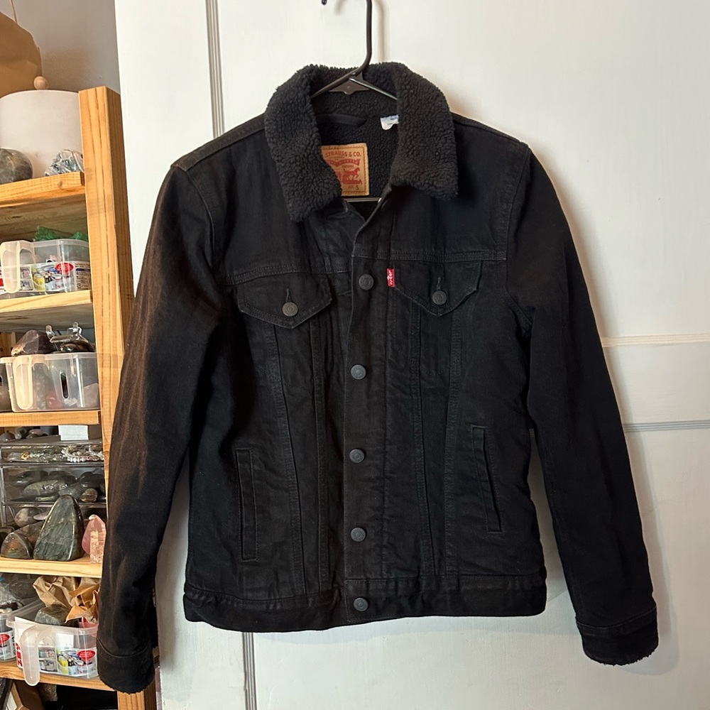Levi’s women’s Sherpa lined denim trucker jacket
